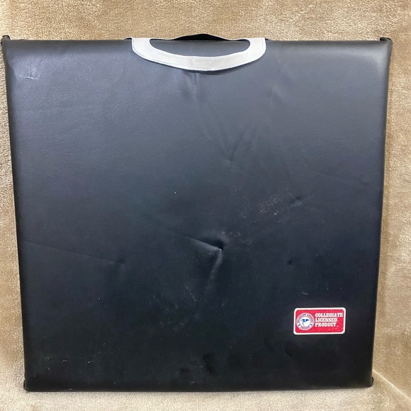 Vintage Iowa Hawkeyes Football 15” X 15” Stadium Seat Cushion - Picture 2 of 11